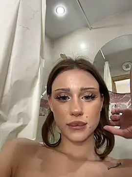 LilyLun stripchat live cam model