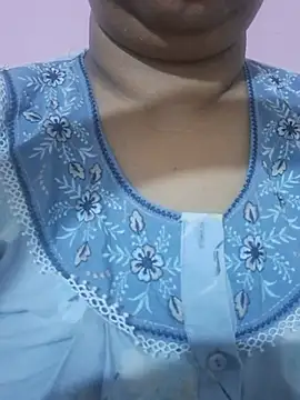 Ravina_patil1 stripchat live cam model