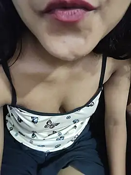 Hie-Lily stripchat live cam model