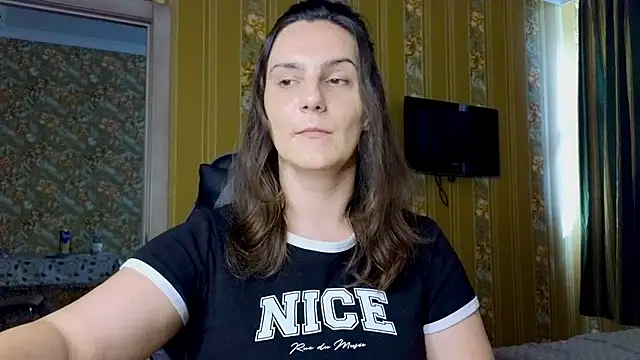 Miss-Understood stripchat live cam model