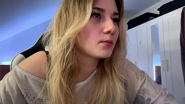 tutsicutie stripchat live cam model
