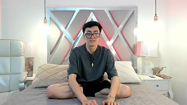 GaelDuke stripchat live cam model