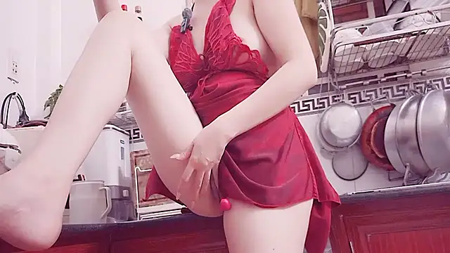 Luna-2k stripchat live cam model