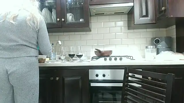 ButterflyBlondie stripchat live cam model