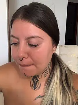 Srta-Weaver stripchat live cam model