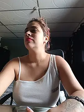 MariBelle1 stripchat live cam model