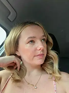 Sophiesinxx stripchat live cam model