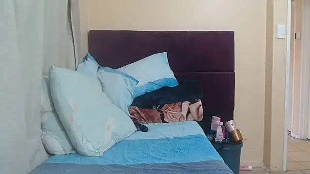 Bbw255 stripchat live cam model