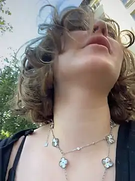 KellyKeler stripchat live cam model