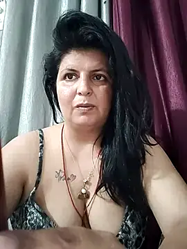 Jann_Riya333 stripchat live cam model