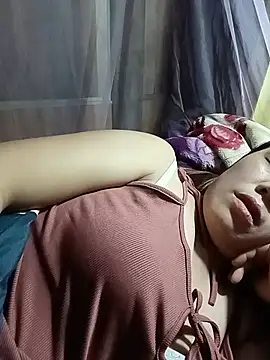 Sara_pusyy stripchat live cam model