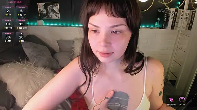 Maykinkya stripchat live cam model