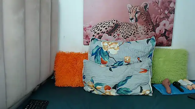 dark-berry77 stripchat live cam model