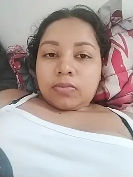 Ninibella stripchat live cam model