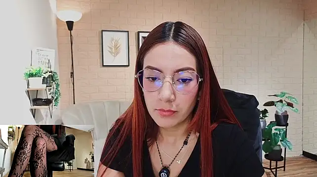 MissOffice_ stripchat live cam model