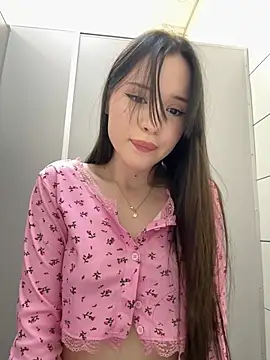 kitty_sixseven stripchat live cam model