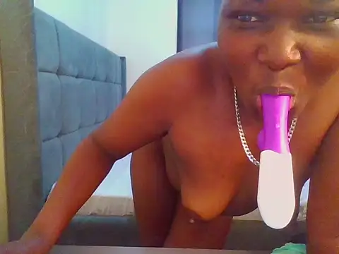 midnightsnack2 stripchat live cam model