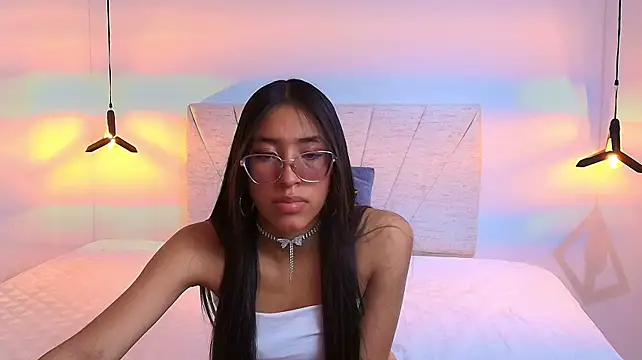 Gia_Evans__ stripchat live cam model