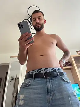 Pablo_Hornyguy95 stripchat live cam model