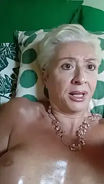 divinaerotica stripchat live cam model