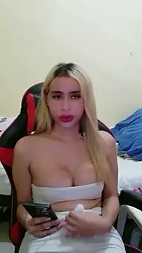 celest_yummy stripchat live cam model