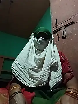 Priyanka_hot55A stripchat live cam model