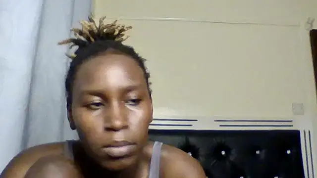 Luxelle stripchat live cam model