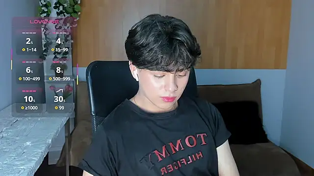 Danny_George stripchat live cam model