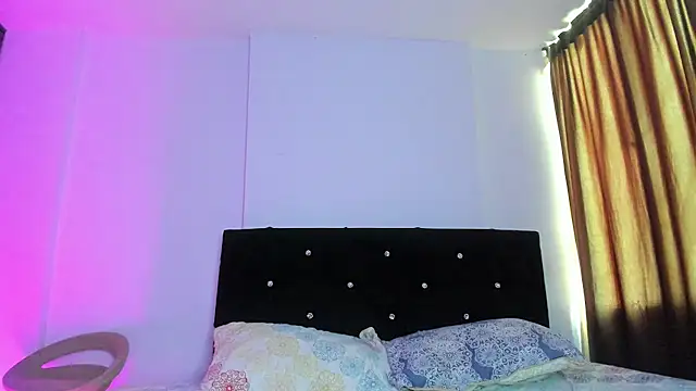 isabella_santoro_ stripchat live cam model