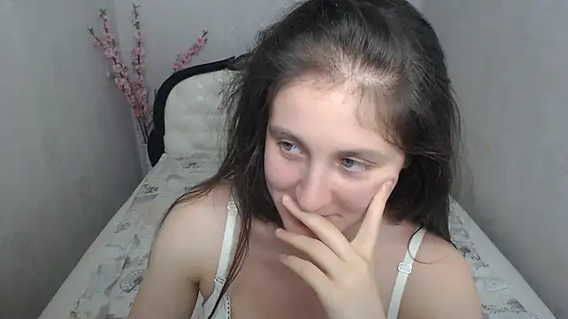 Holliy_Cooper stripchat live cam model