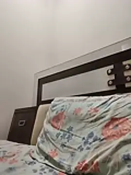 Realcumshow stripchat live cam model