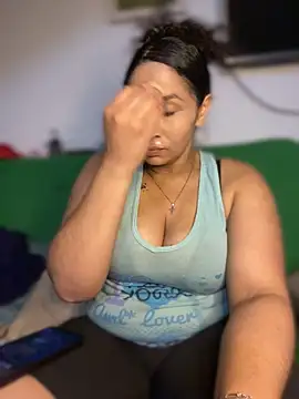 Carola-Ross stripchat live cam model