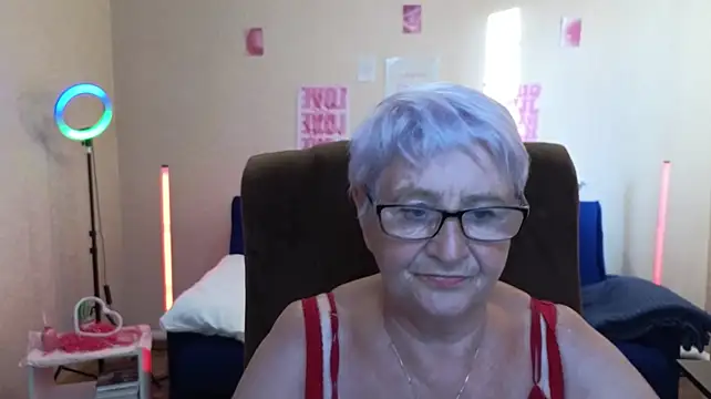 Sandra_Snowflake stripchat live cam model