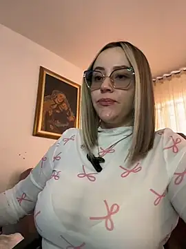 CurvyLust_x stripchat live cam model