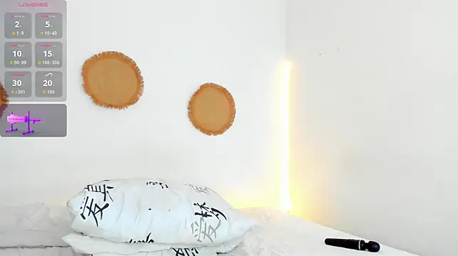 Jessyivonne stripchat live cam model