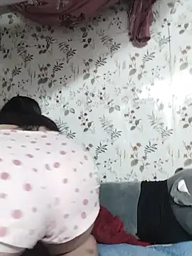 zhen-zo stripchat live cam model