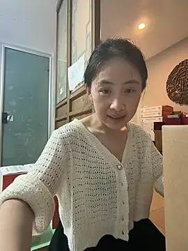 AA-TTZZ stripchat live cam model