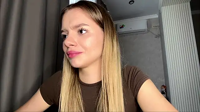 RethaBasich stripchat live cam model