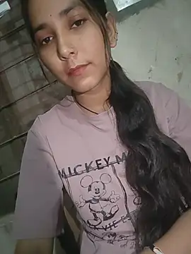 divya_140 stripchat live cam model
