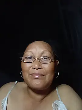 Juhi_09 stripchat live cam model