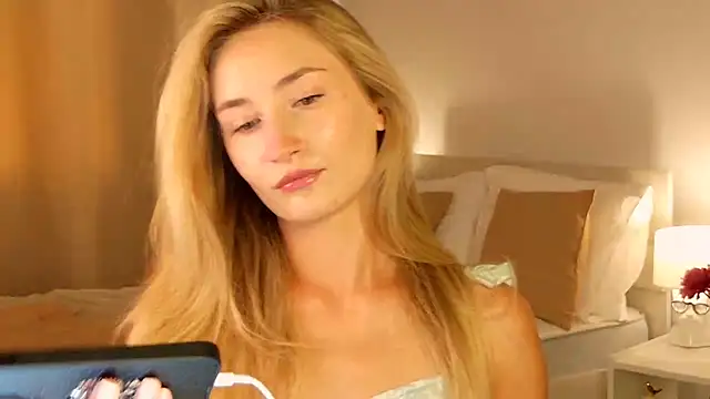 bella__rose stripchat live cam model
