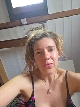 Lina_lou4 stripchat live cam model