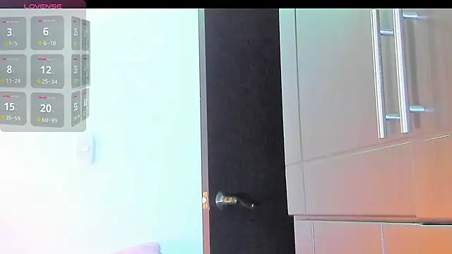 charlottekiss99 stripchat live cam model