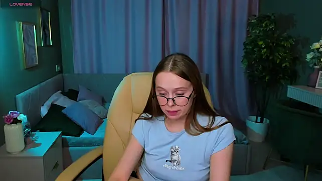 Meg_Ryann stripchat live cam model