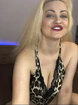TalloriBloom stripchat live cam model