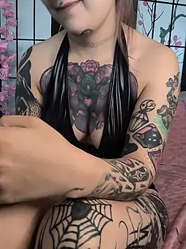 mamiedonuts stripchat live cam model