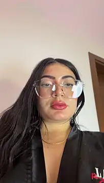 Mia_222 stripchat live cam model