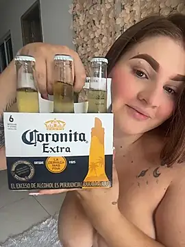 valentina-diiaz stripchat live cam model