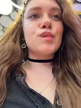 lucy-joy stripchat live cam model
