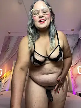 Lucy_Milf_474 stripchat live cam model